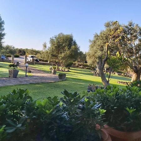 Vila Su Sattisceddu Uras Exteriér fotografie