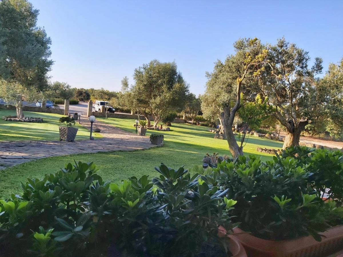 Vila Su Sattisceddu Uras Exteriér fotografie