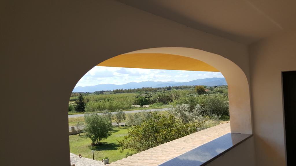 Vila Su Sattisceddu Uras Exteriér fotografie