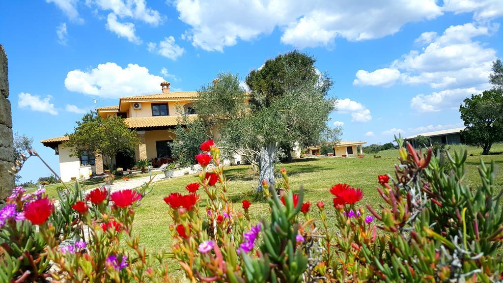 Vila Su Sattisceddu Uras Exteriér fotografie